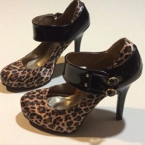 FINAL PRICE/BAMBOO LEOPARD MARY JANES SIZE 8.5